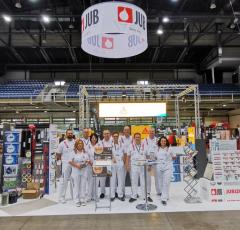 Stand és a JUB csapat Stand és a JUB csapat
